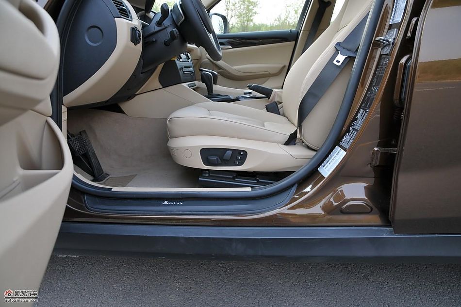 宝马X1 xDrive28i内饰实拍