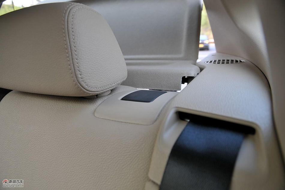 宝马X1 xDrive28i内饰实拍