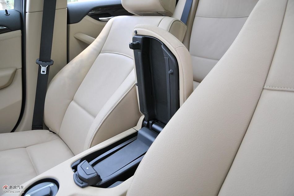 宝马X1 xDrive28i内饰实拍
