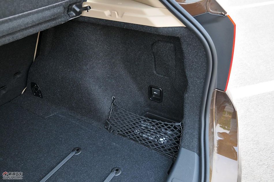 宝马X1 xDrive28i内饰实拍