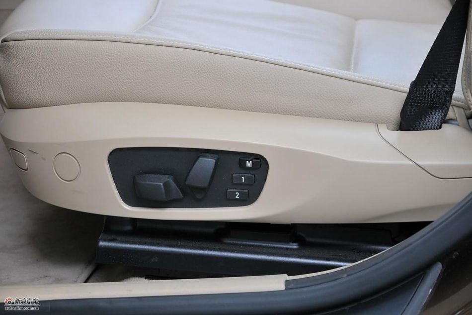 宝马X1 xDrive28i内饰实拍