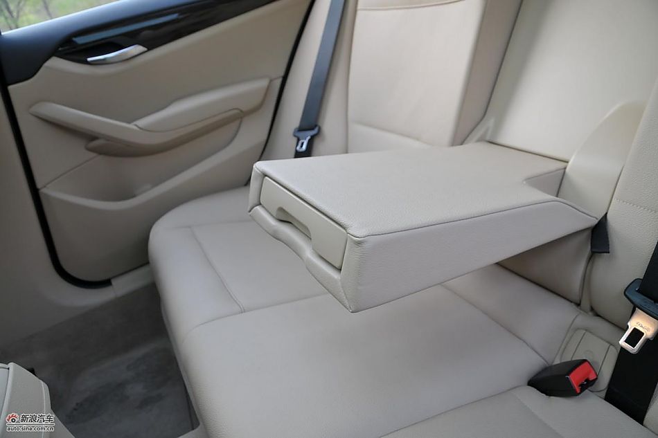 宝马X1 xDrive28i内饰实拍