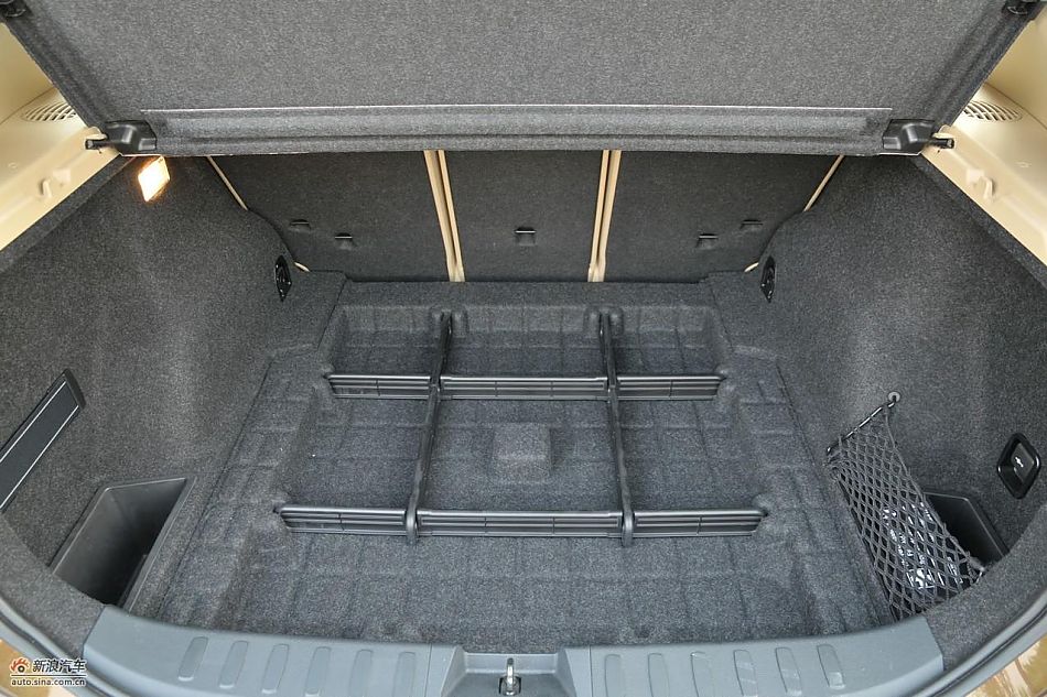 宝马X1 xDrive28i内饰实拍