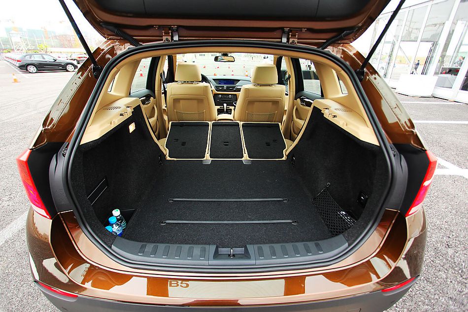 宝马X1 xDrive28i内饰图片