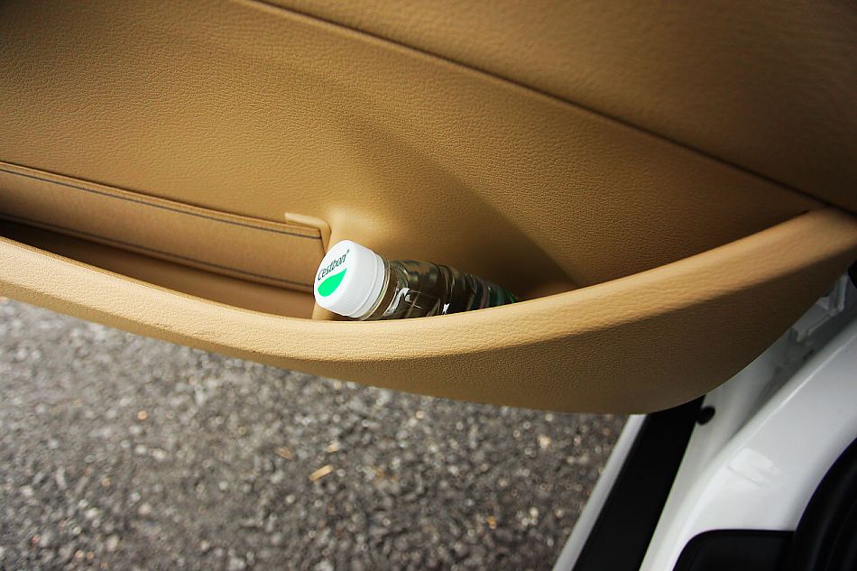 宝马X1 xDrive28i内饰图片