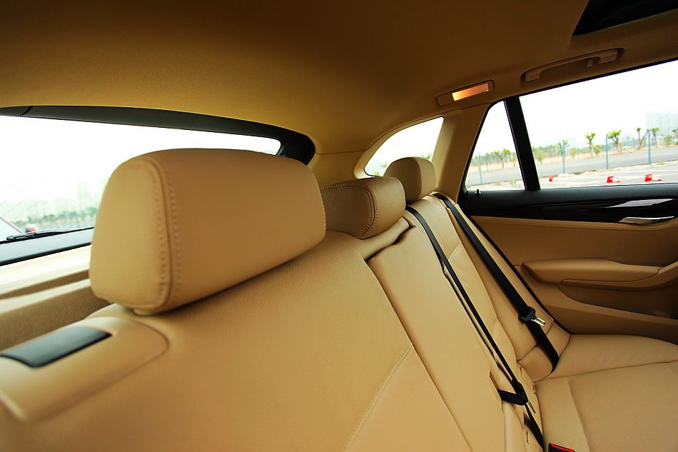 BMW X1 xDrive28i内饰图片