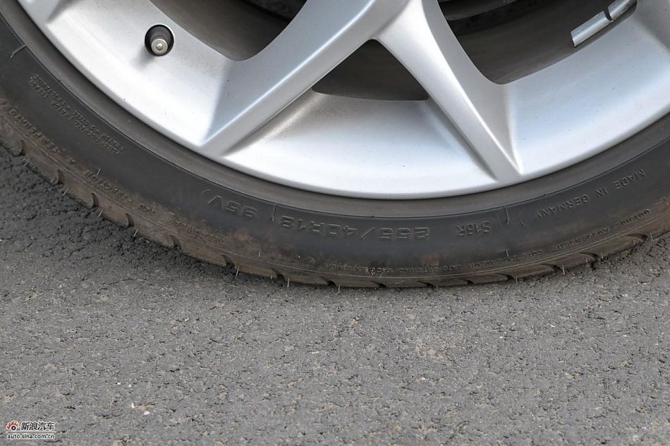 宝马X1 xDrive28i动力及悬挂单元