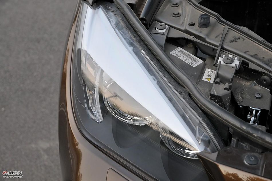 宝马X1 xDrive28i动力及悬挂单元