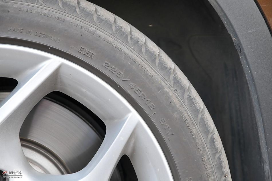 宝马X1 xDrive28i动力及悬挂单元