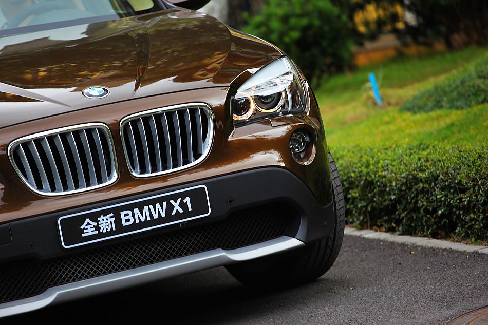 宝马X1 xDrive28i外观图片