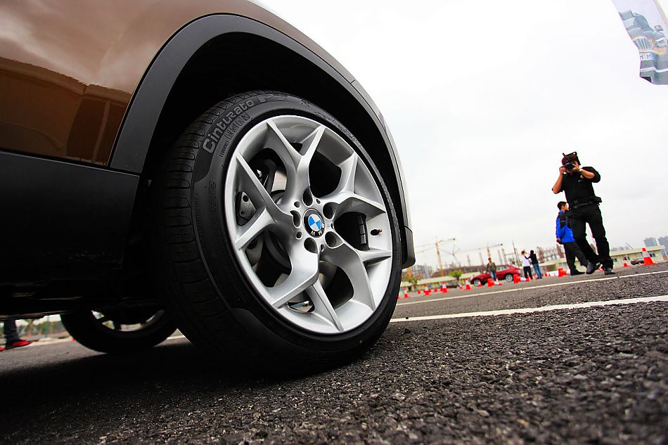 宝马X1 xDrive28i外观图片