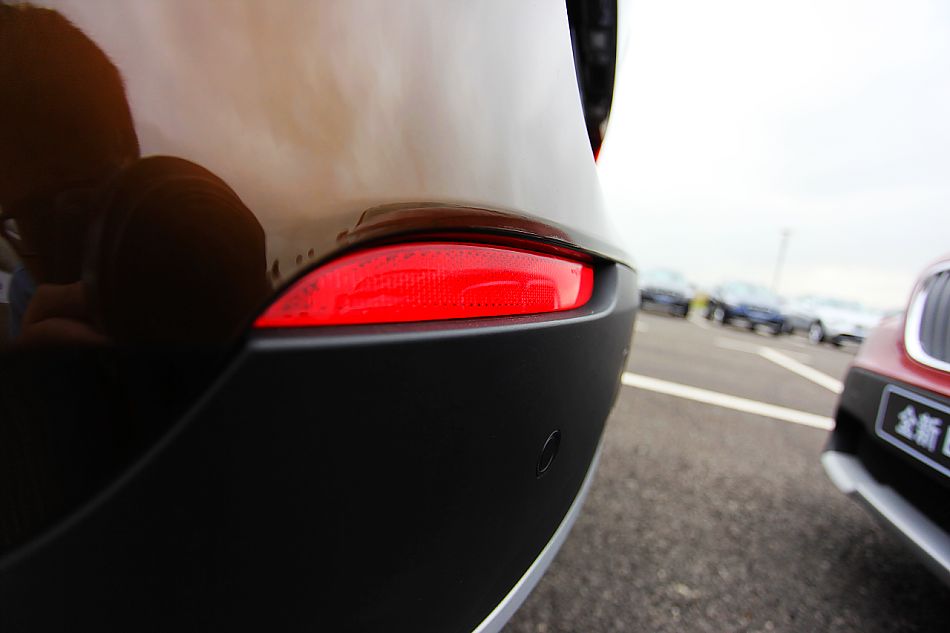 宝马X1 xDrive28i外观图片