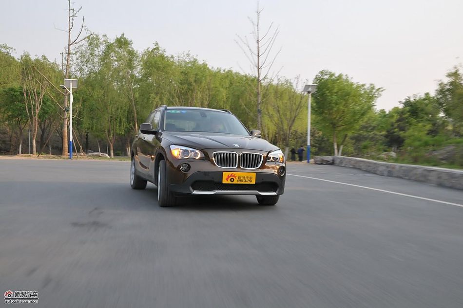 宝马X1 XDrive28i试车动态实拍