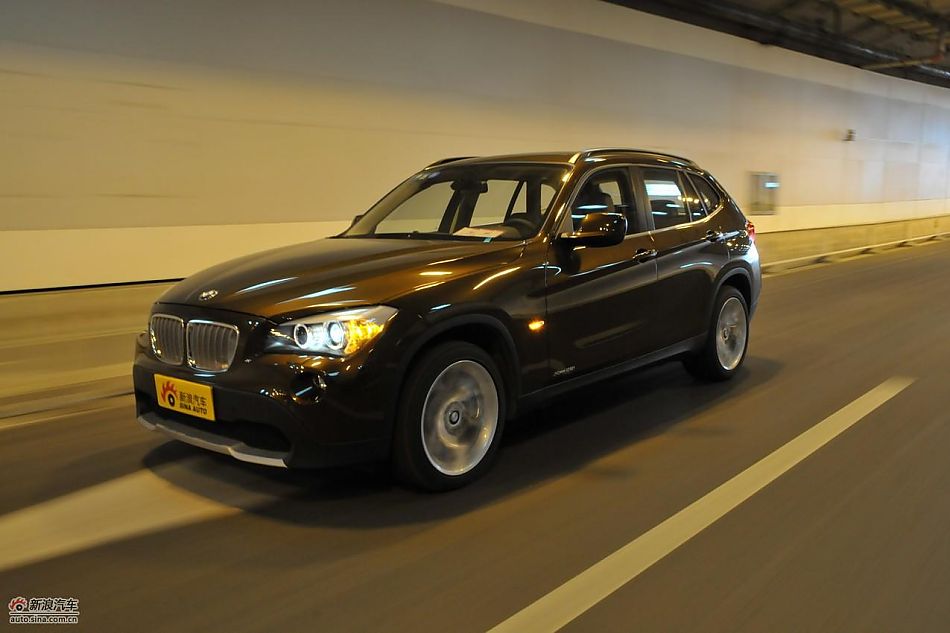 宝马X1 XDrive28i试车动态实拍