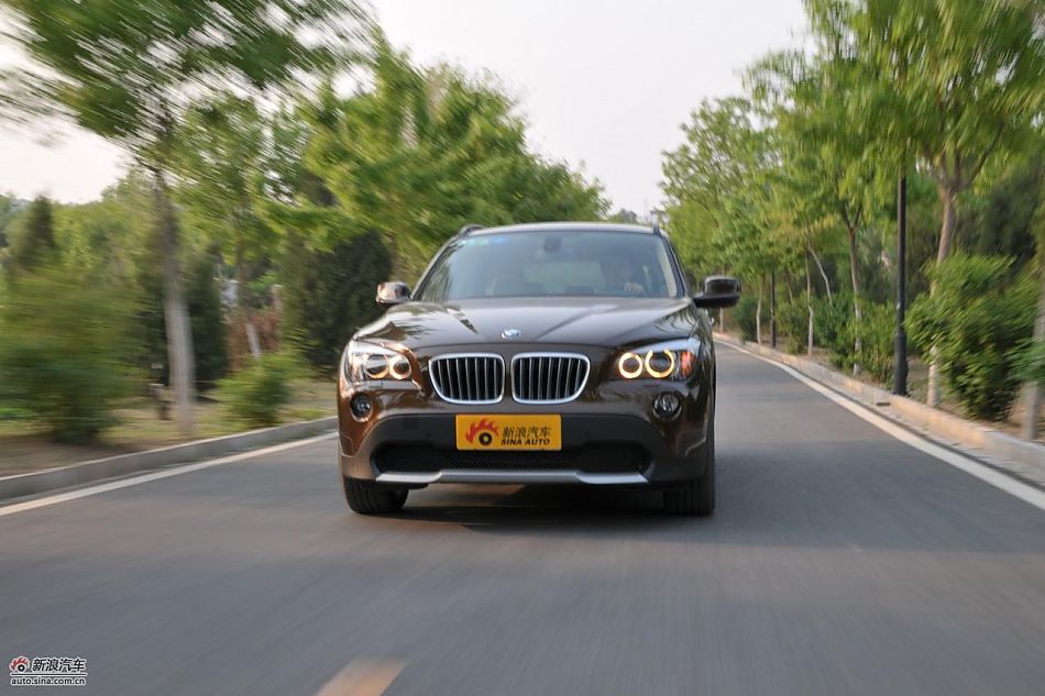 宝马X1 XDrive28i试车动态实拍