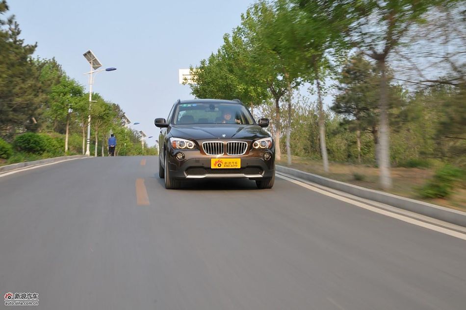 宝马X1 XDrive28i试车动态实拍