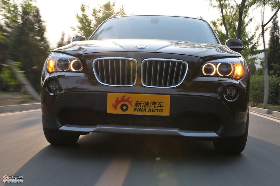 宝马X1 XDrive28i试车动态实拍