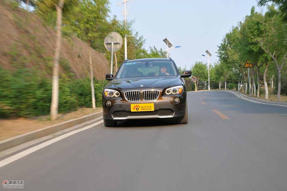 宝马X1 XDrive28i试车动态实拍