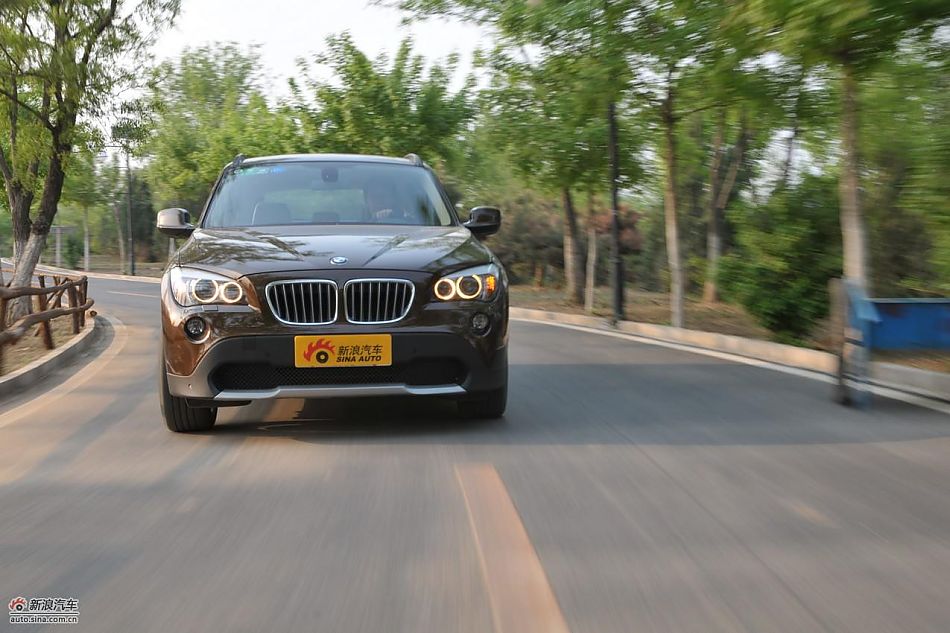 宝马X1 XDrive28i试车动态实拍