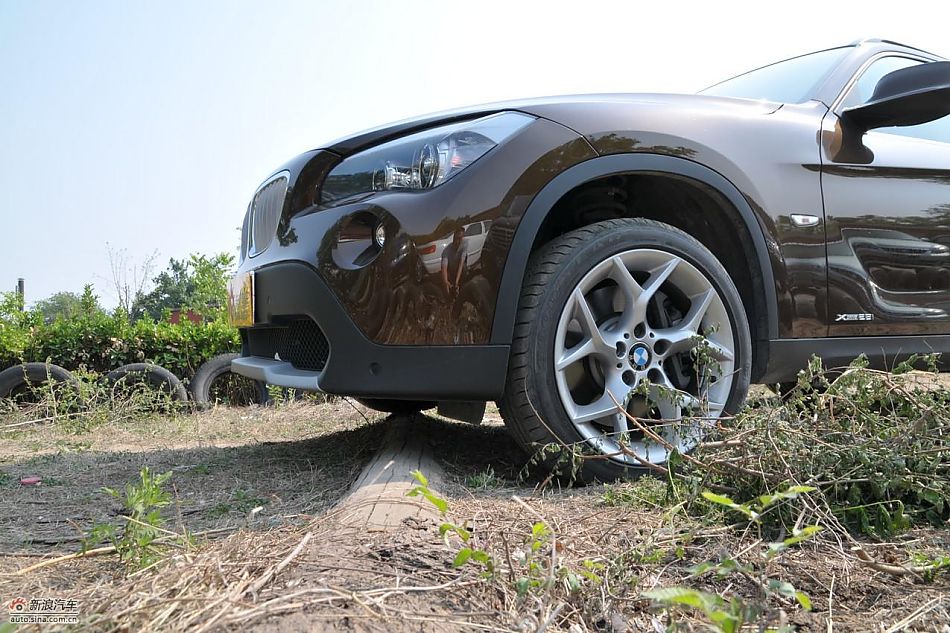 宝马X1 XDrive28i试车动态实拍