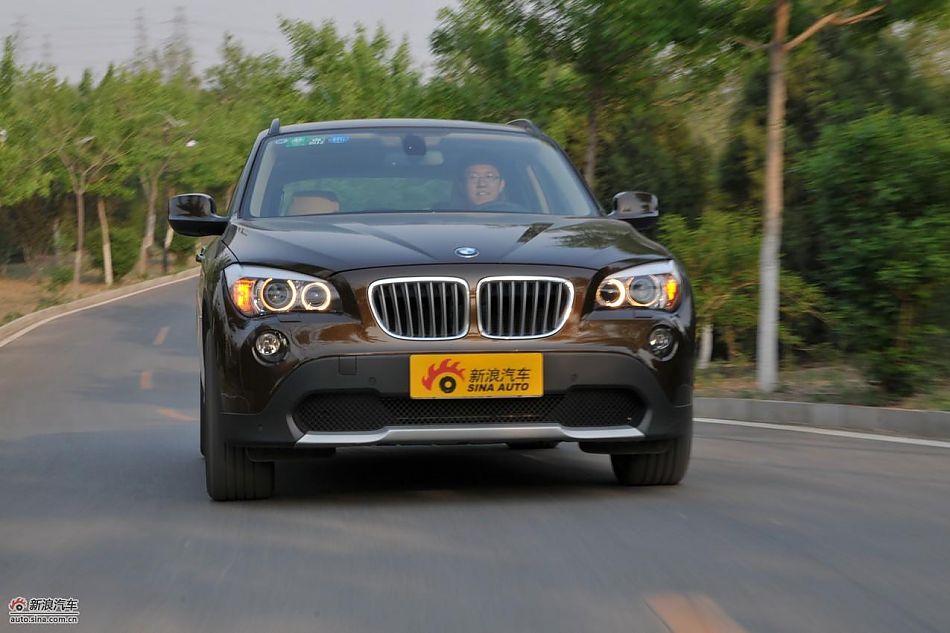 宝马X1 XDrive28i试车动态实拍