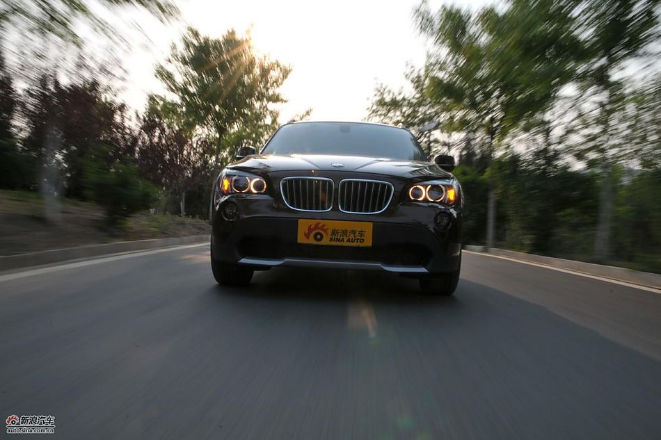 宝马X1 XDrive28i试车动态实拍