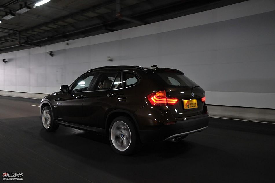宝马X1 XDrive28i试车动态实拍