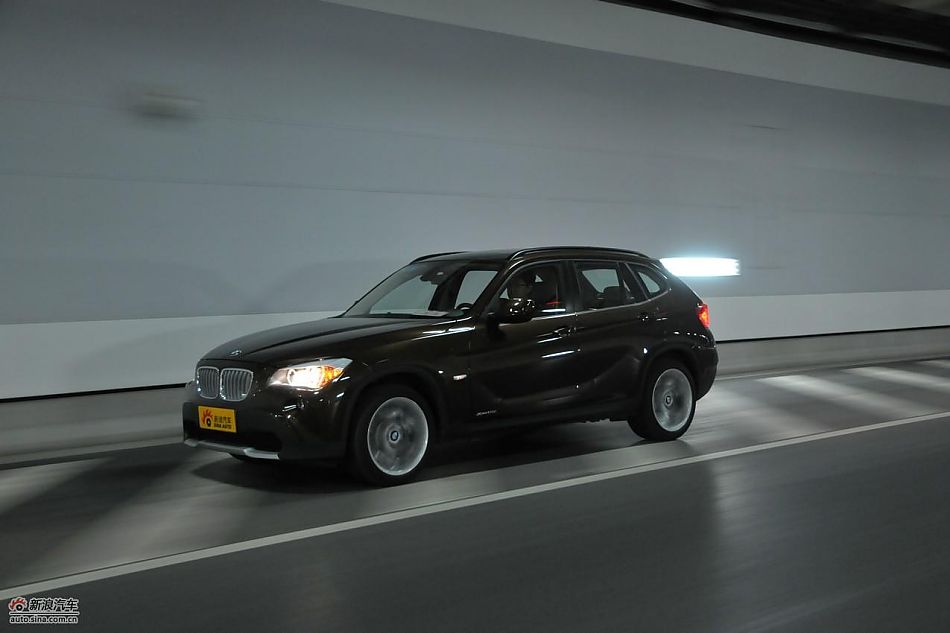 宝马X1 XDrive28i试车动态实拍