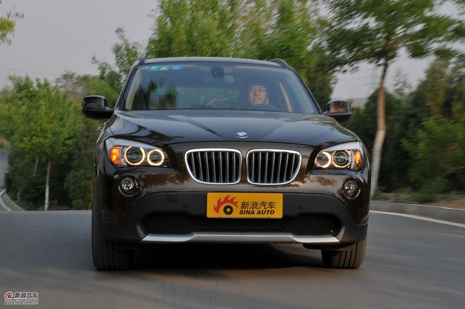 宝马X1 XDrive28i试车动态实拍