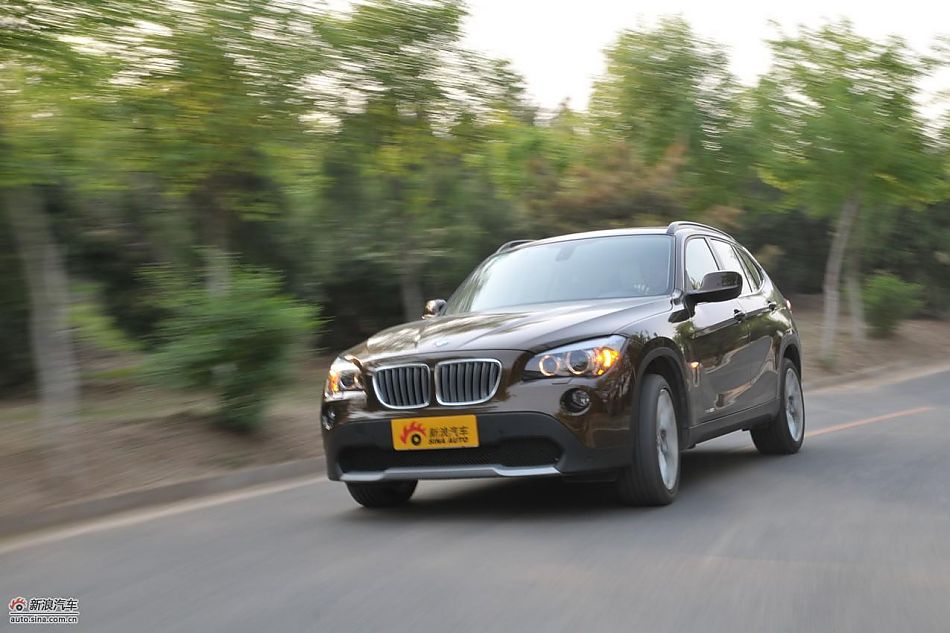 宝马X1 XDrive28i试车动态实拍