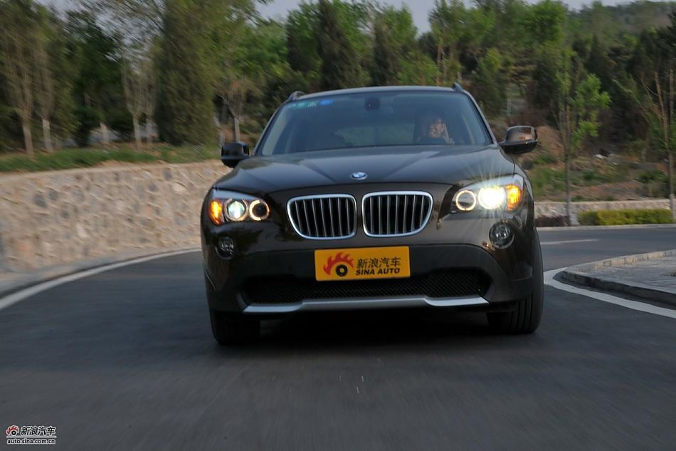 宝马X1 XDrive28i试车动态实拍