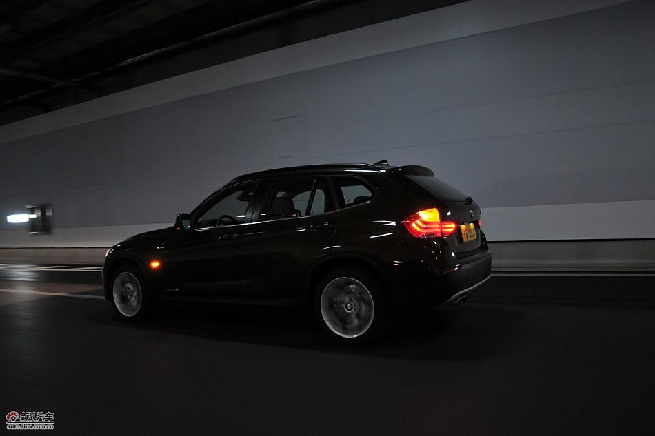 宝马X1 XDrive28i试车动态实拍