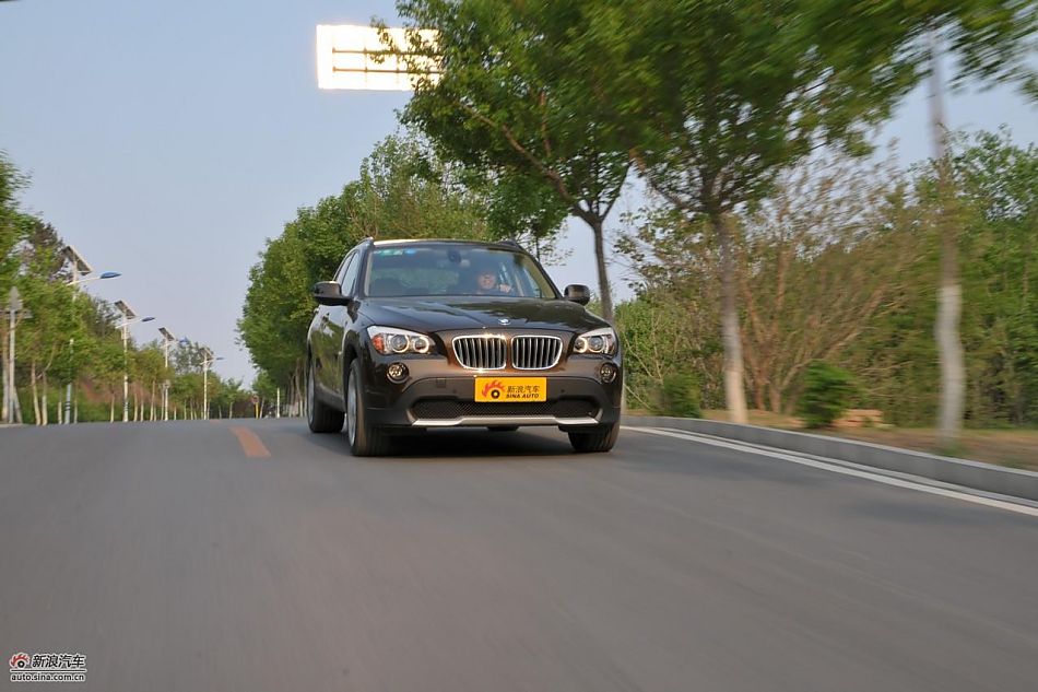 宝马X1 XDrive28i试车动态实拍
