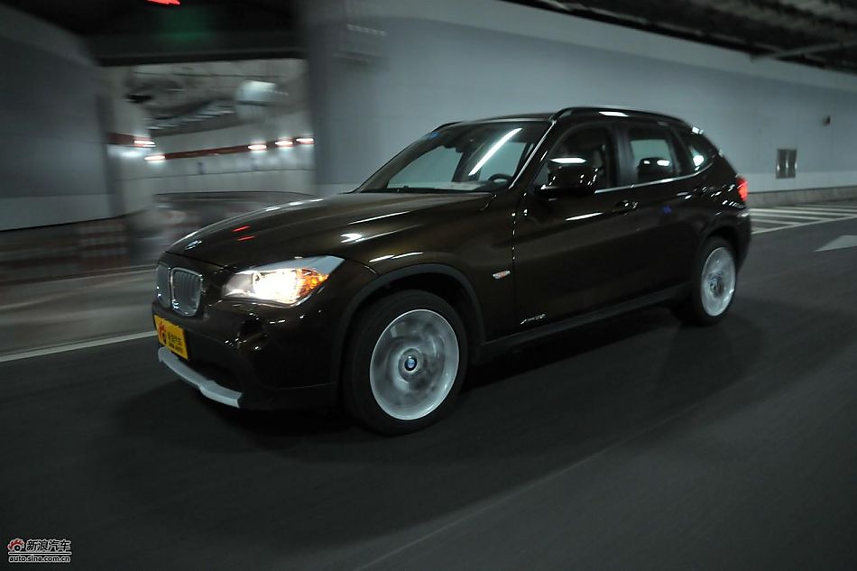 宝马X1 XDrive28i试车动态实拍