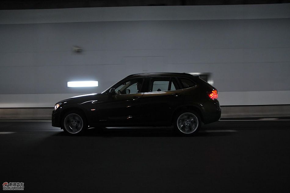 宝马X1 XDrive28i试车动态实拍