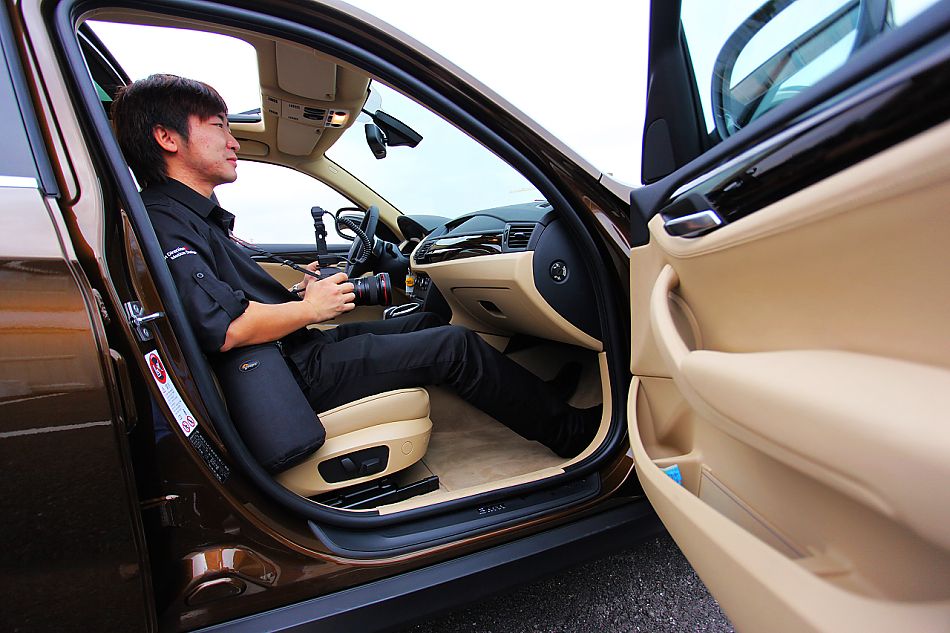 BMW X1 xDrive28i内饰图片