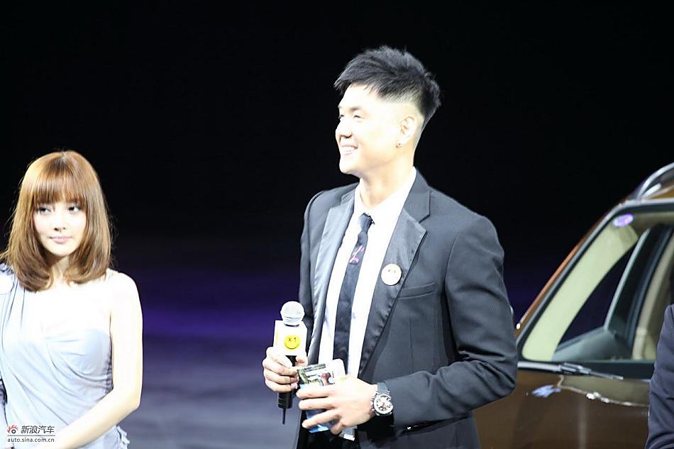 众星助阵宝马X1上市