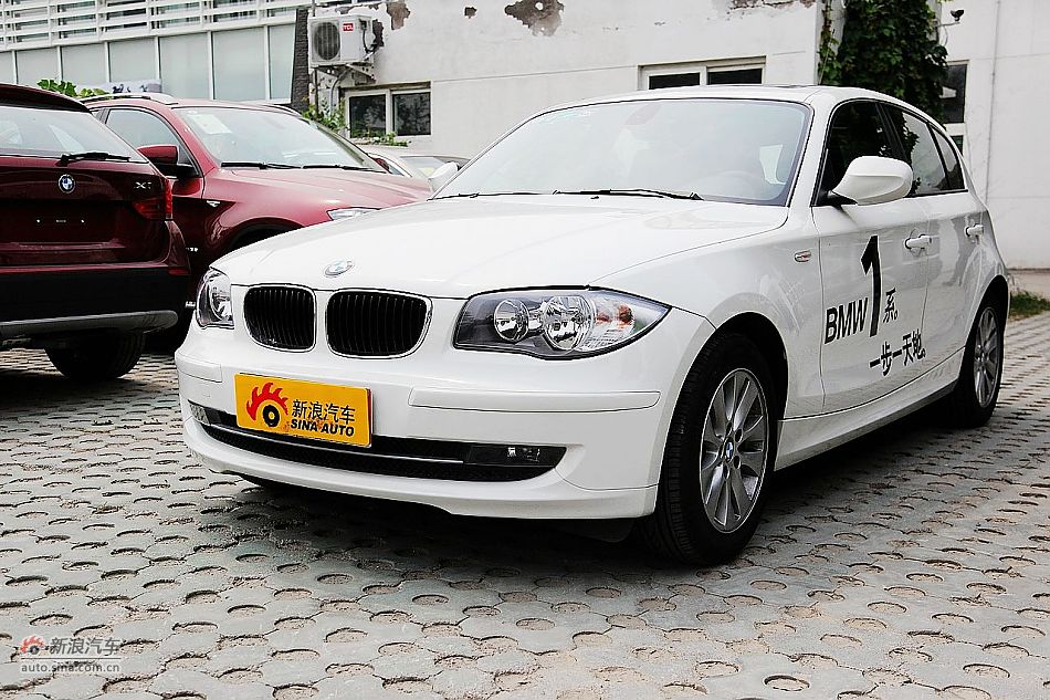 2011款宝马120i自动外观图片