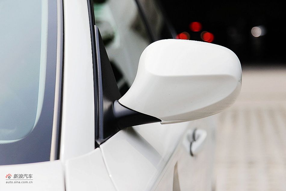 2011款宝马120i自动外观图片