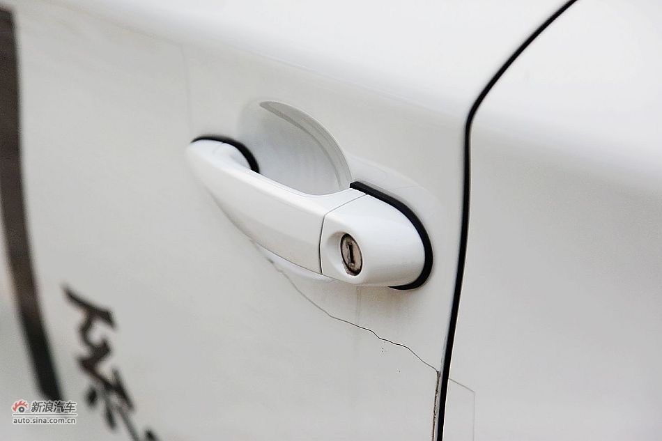 2011款宝马120i自动外观图片