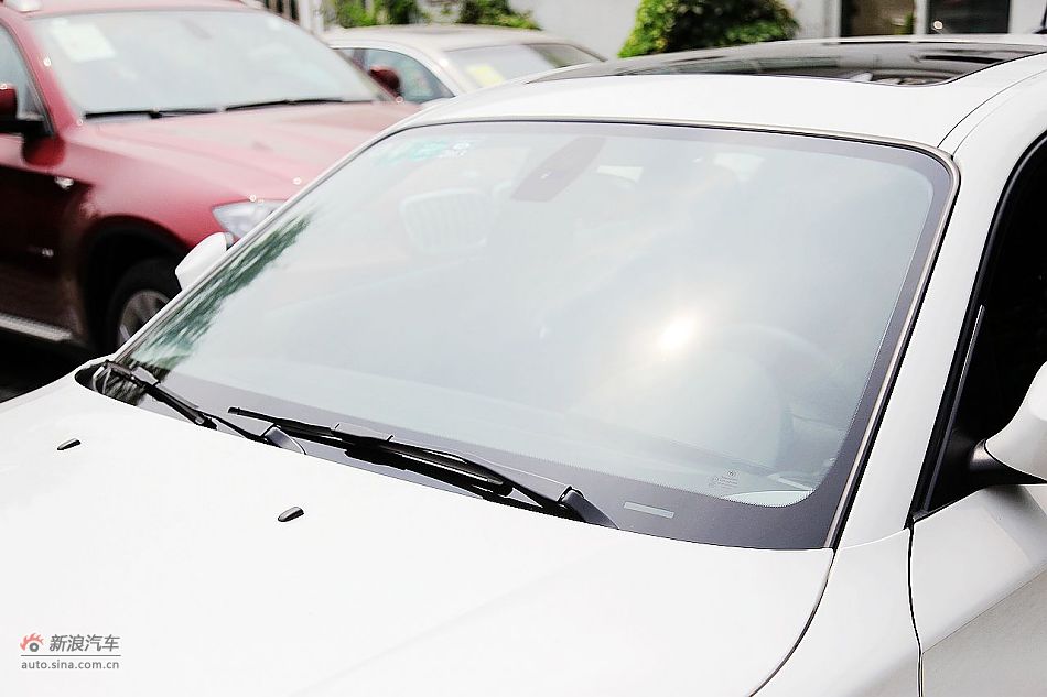 2011款宝马120i自动外观图片