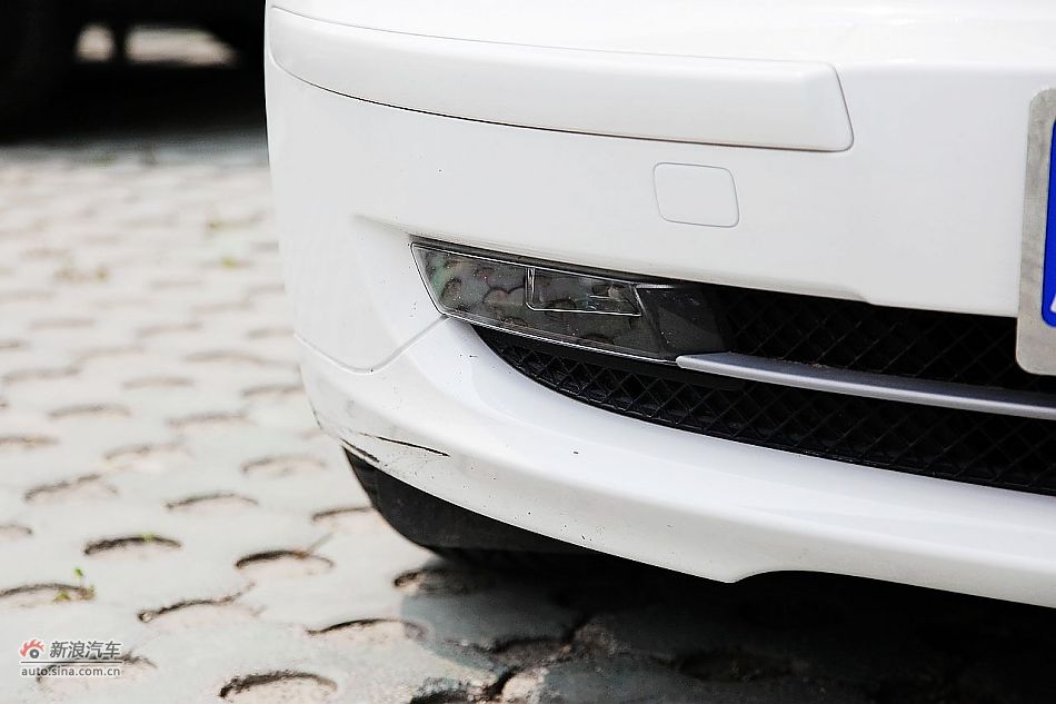 2011款宝马120i自动外观图片