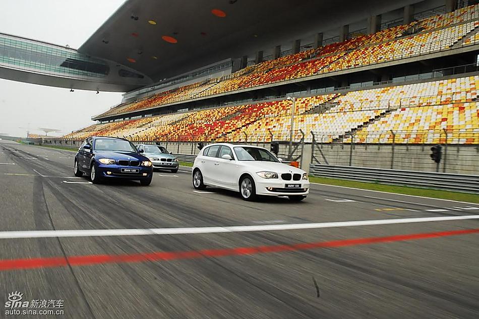 三款宝马1系轿车