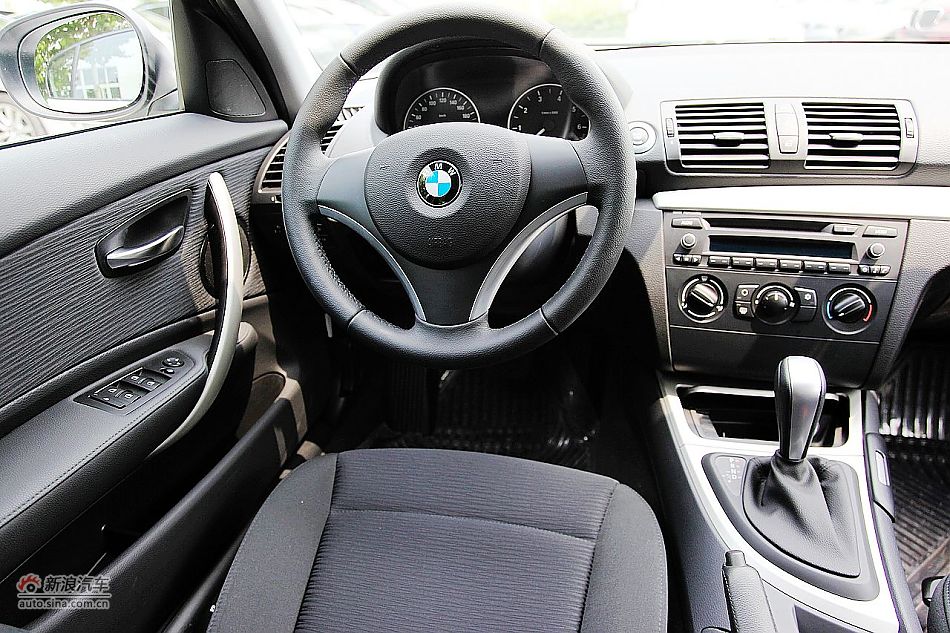 宝马120i自动内饰图片