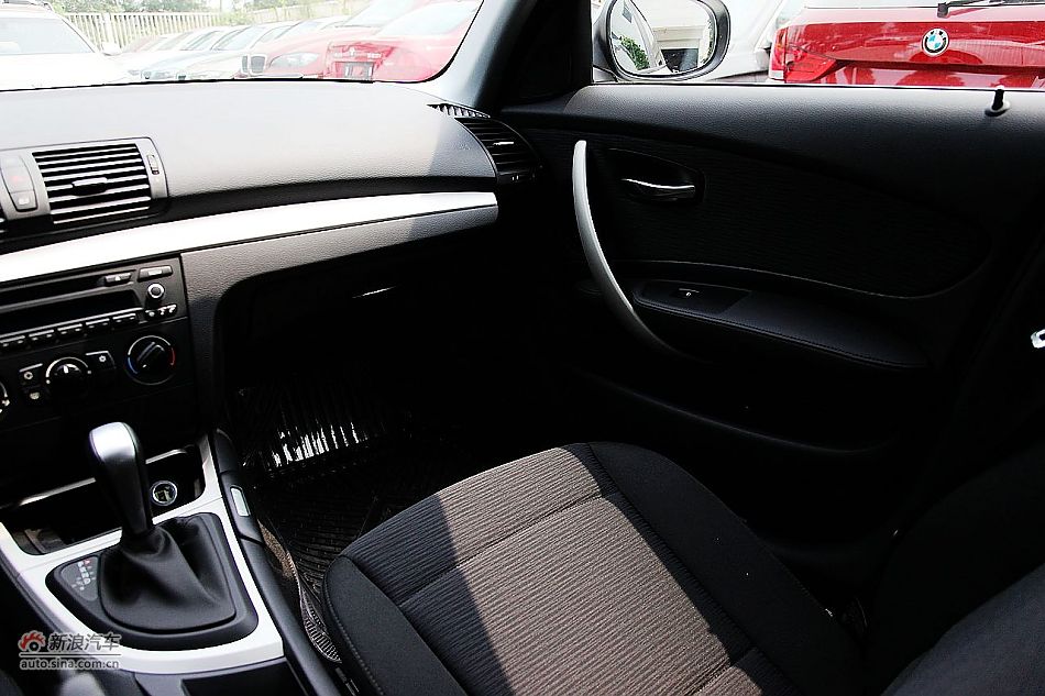 宝马120i自动内饰图片