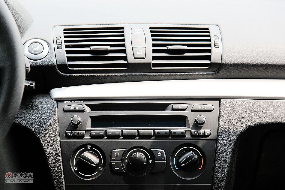 宝马120i自动内饰图片