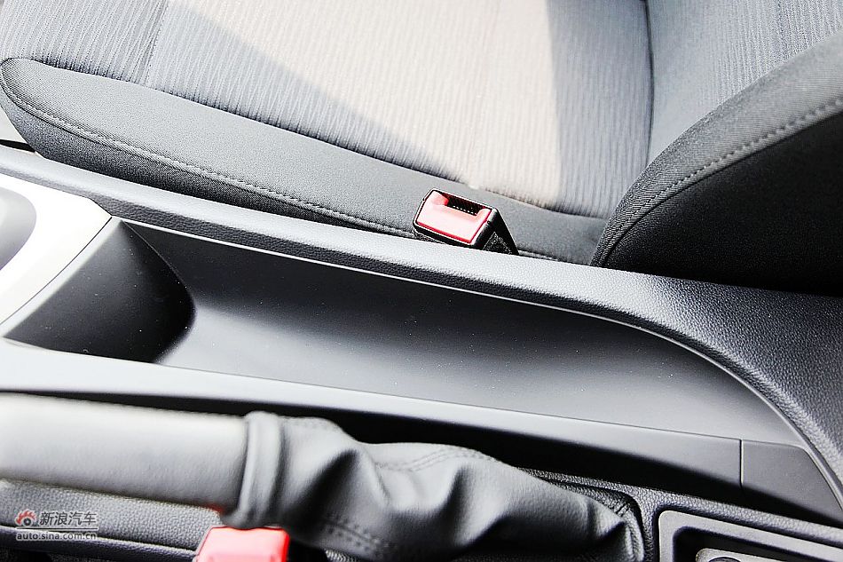 宝马120i自动内饰图片