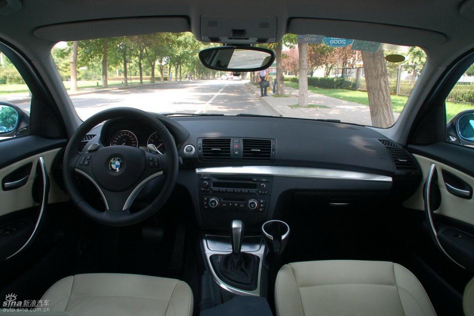 宝马1系实拍图
