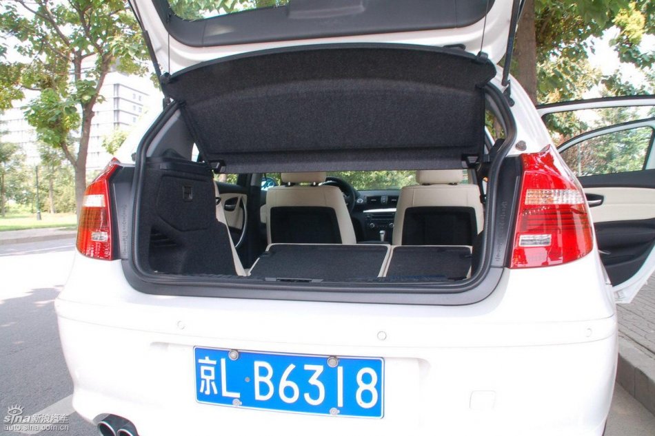 宝马1系实拍图