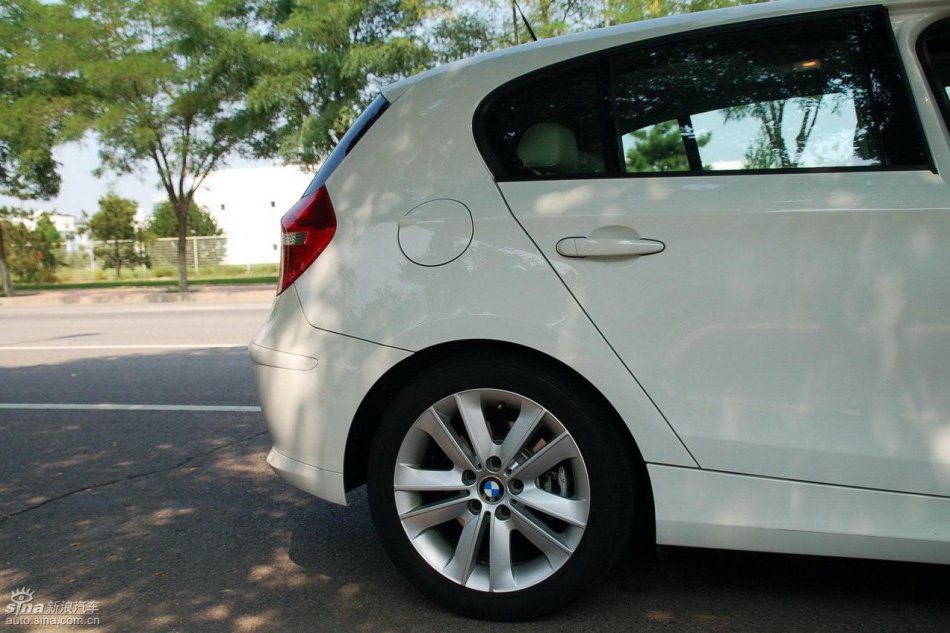 宝马1系实拍图